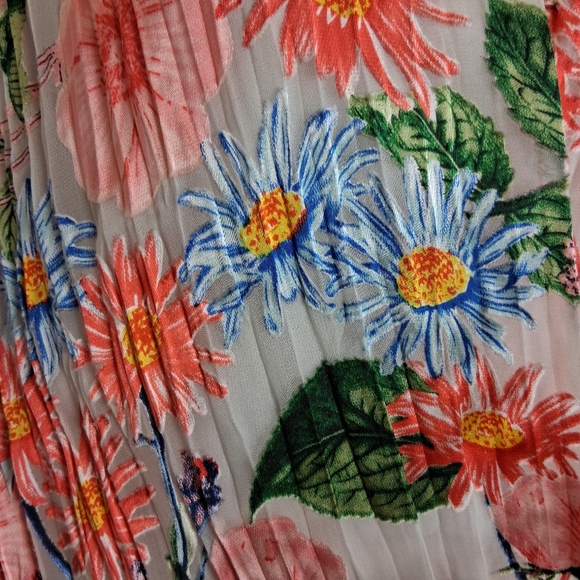 Alice and Olivia Trista Floral Burnout Crossover Top Size Medium - Picture 4 of 10